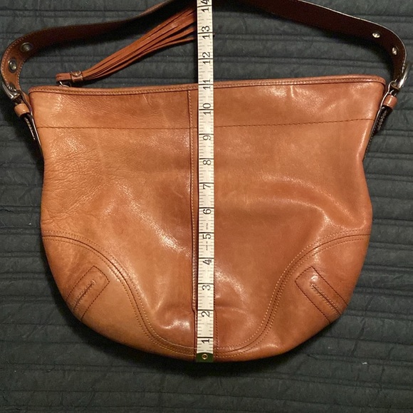 COACH shoulder purse - Picture 4 of 10